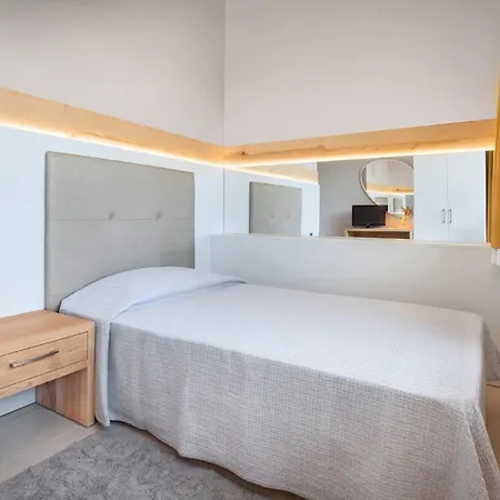 Szálloda Gabbiano - Collection 3*